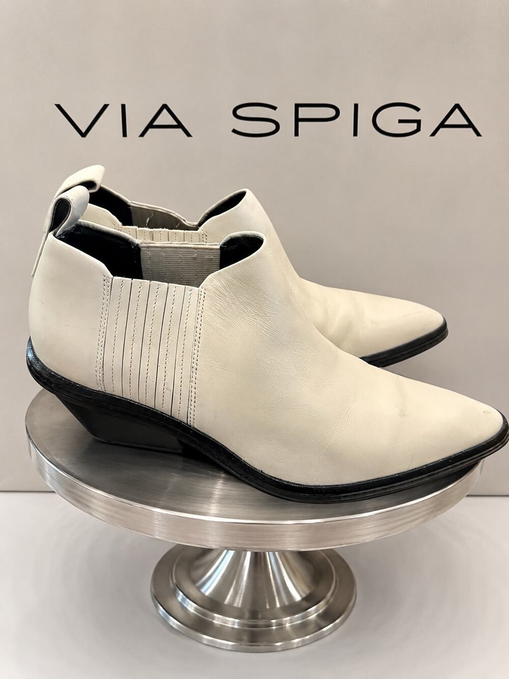 Via Spiga Ivory Leather Pointed Toe Chelsea Ankle Boots US 6.5M EU 36.5
